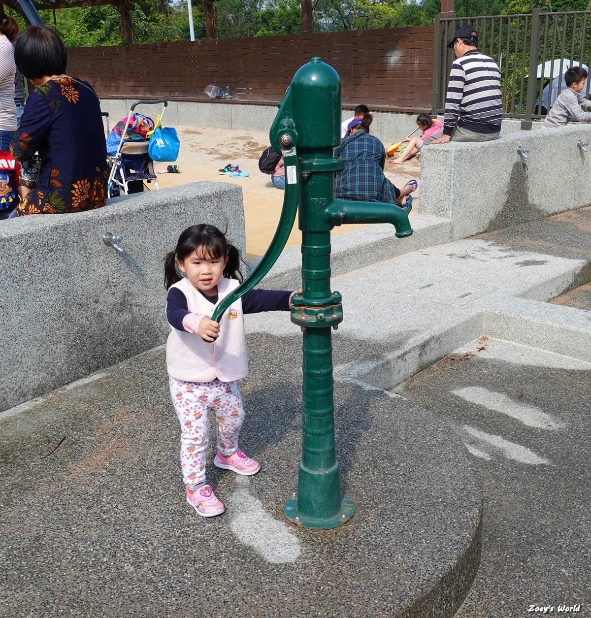 【新北特色公園】鶯歌永吉公園 親子公園/三層樓旋轉溜滑梯/3D彩繪/炮仗花拱門走廊 - 第7張圖