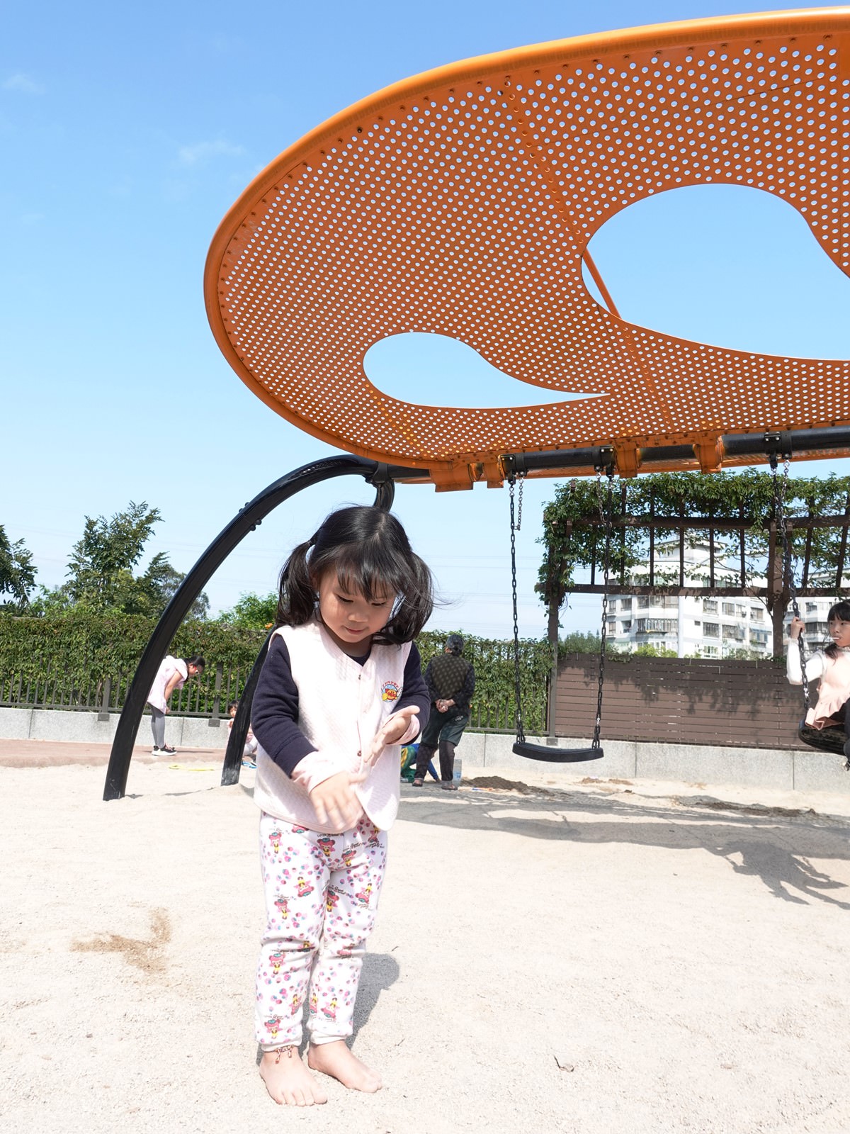 【新北特色公園】鶯歌永吉公園 親子公園/三層樓旋轉溜滑梯/3D彩繪/炮仗花拱門走廊 - 第12張圖