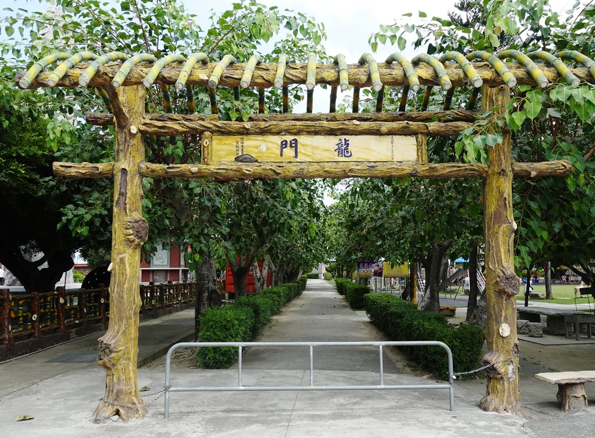 台南景點|佳福寺 40公尺滾輪溜滑梯超好玩 台南親子景點免費 - 第10張圖