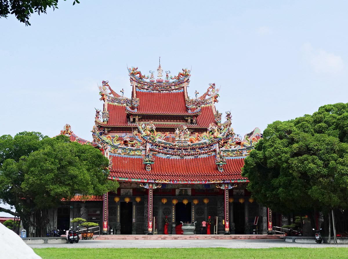 台南景點|佳福寺 40公尺滾輪溜滑梯超好玩 台南親子景點免費 - 第2張圖