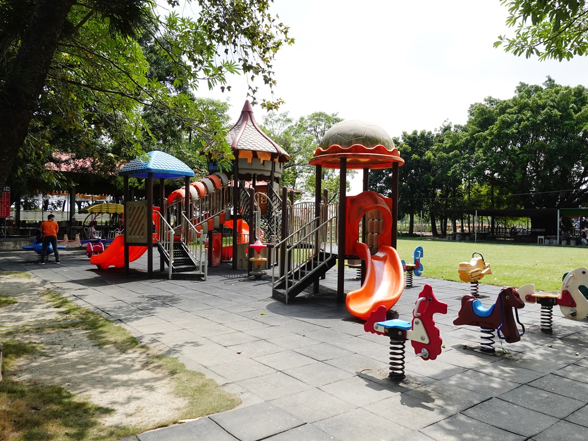 台南景點|佳福寺 40公尺滾輪溜滑梯超好玩 台南親子景點免費 - 第12張圖
