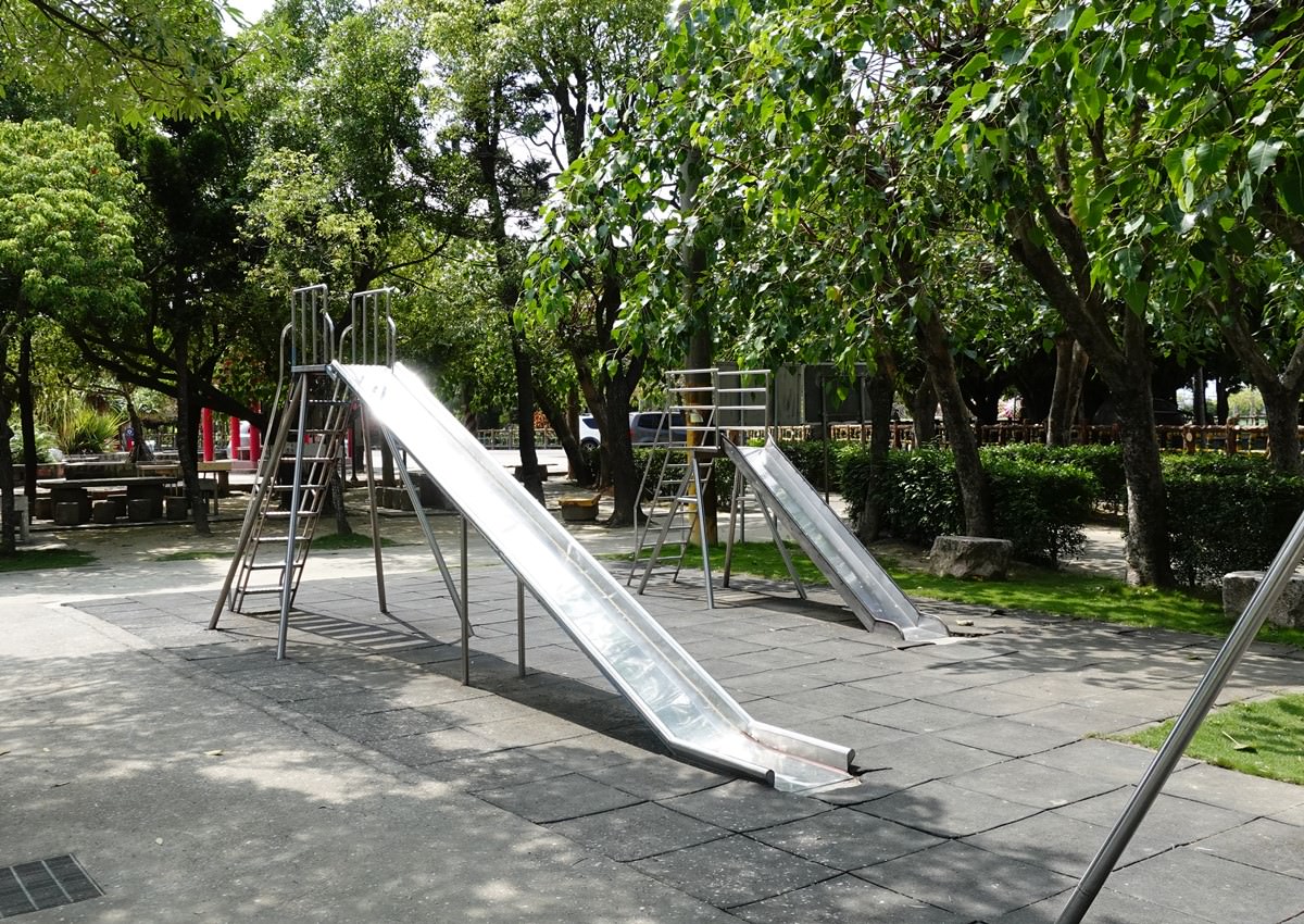 台南景點|佳福寺 40公尺滾輪溜滑梯超好玩 台南親子景點免費 - 第14張圖