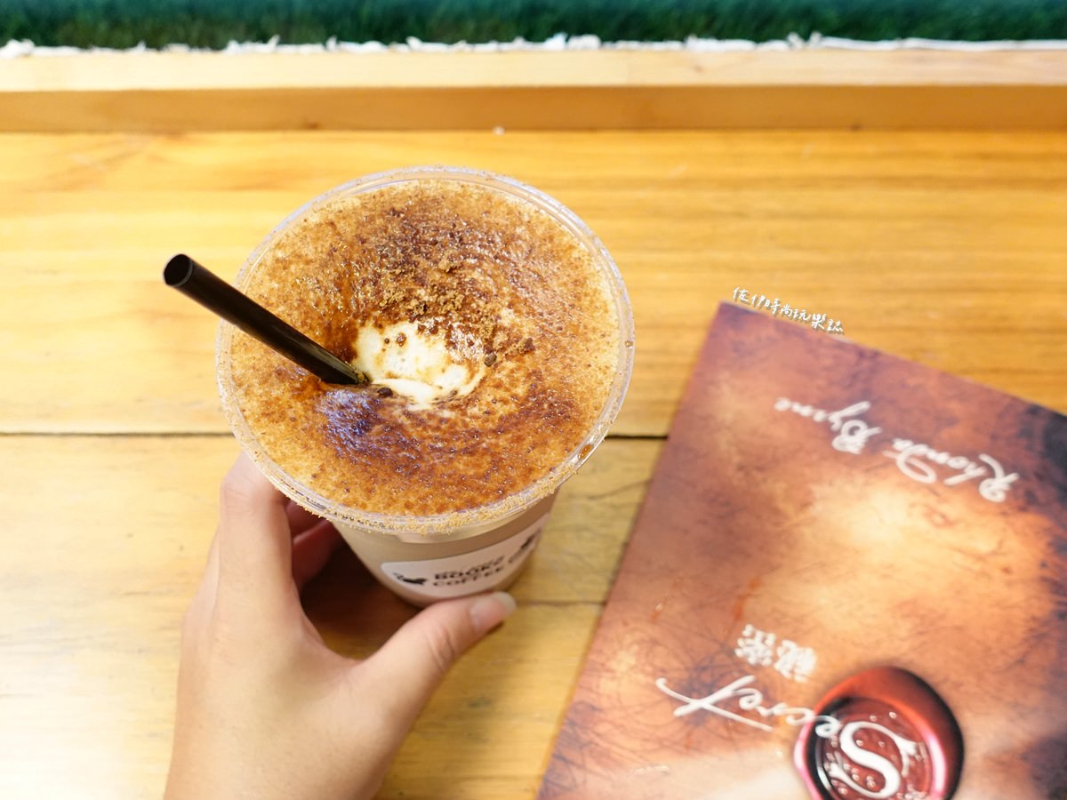 書與咖啡&喵甜圈 南港甜甜圈/不限時/貓咪咖啡廳推薦 - 第16張圖
