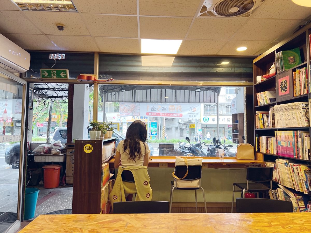 書與咖啡&喵甜圈 南港甜甜圈/不限時/貓咪咖啡廳推薦 - 第9張圖