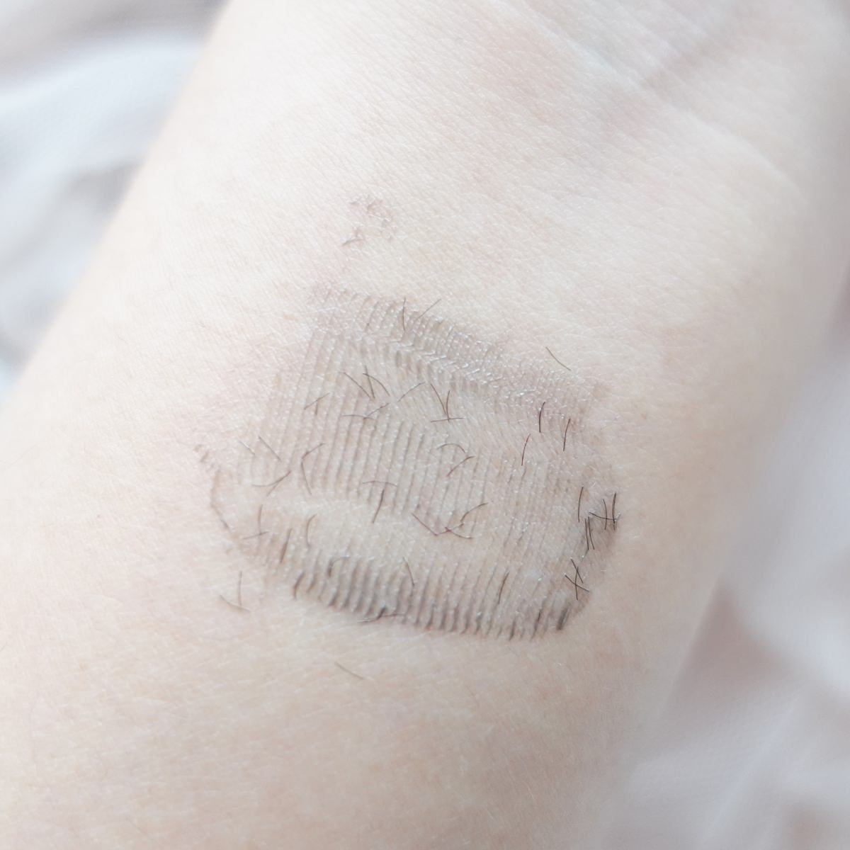 美妝|艾杜紗魔束捲翹睫毛底膏 艾杜紗睫毛底膏好用嗎?讓睫毛增量捲翹的小秘密 - 第5張圖