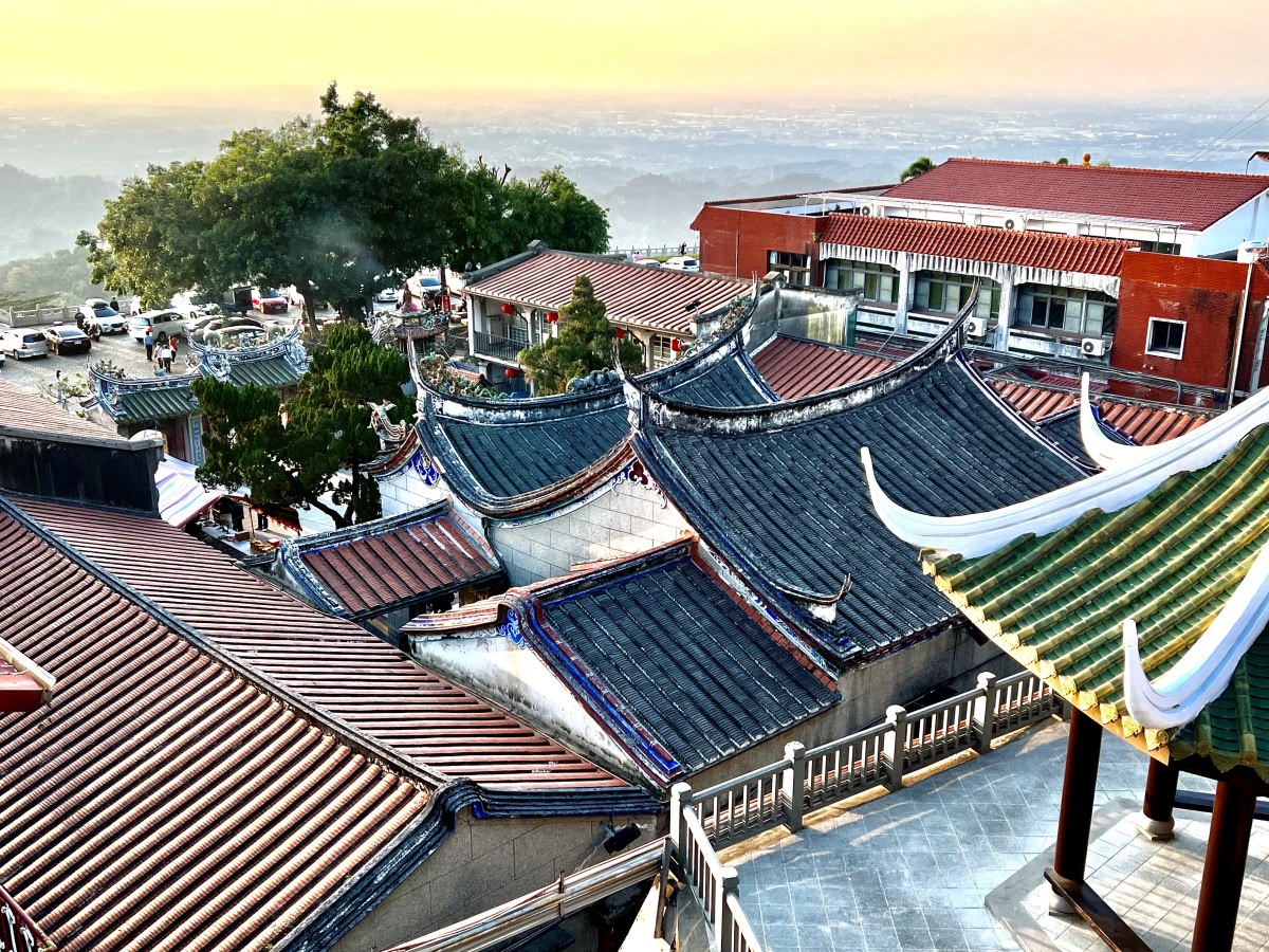 台南景點|白河關子嶺火山碧雲寺 枕頭山賞夕陽好地方 - 第7張圖