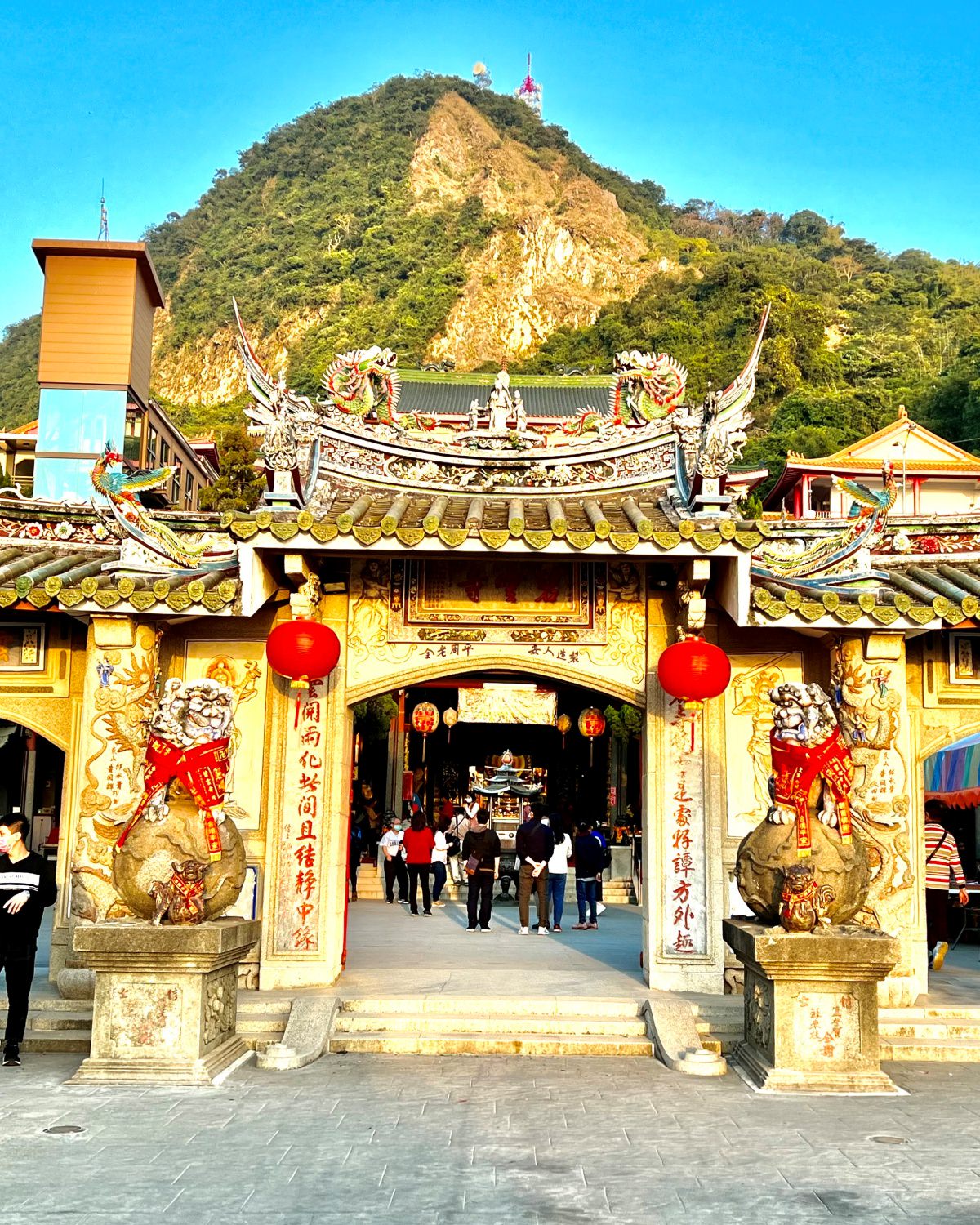 台南景點|白河關子嶺火山碧雲寺 枕頭山賞夕陽好地方 - 第2張圖