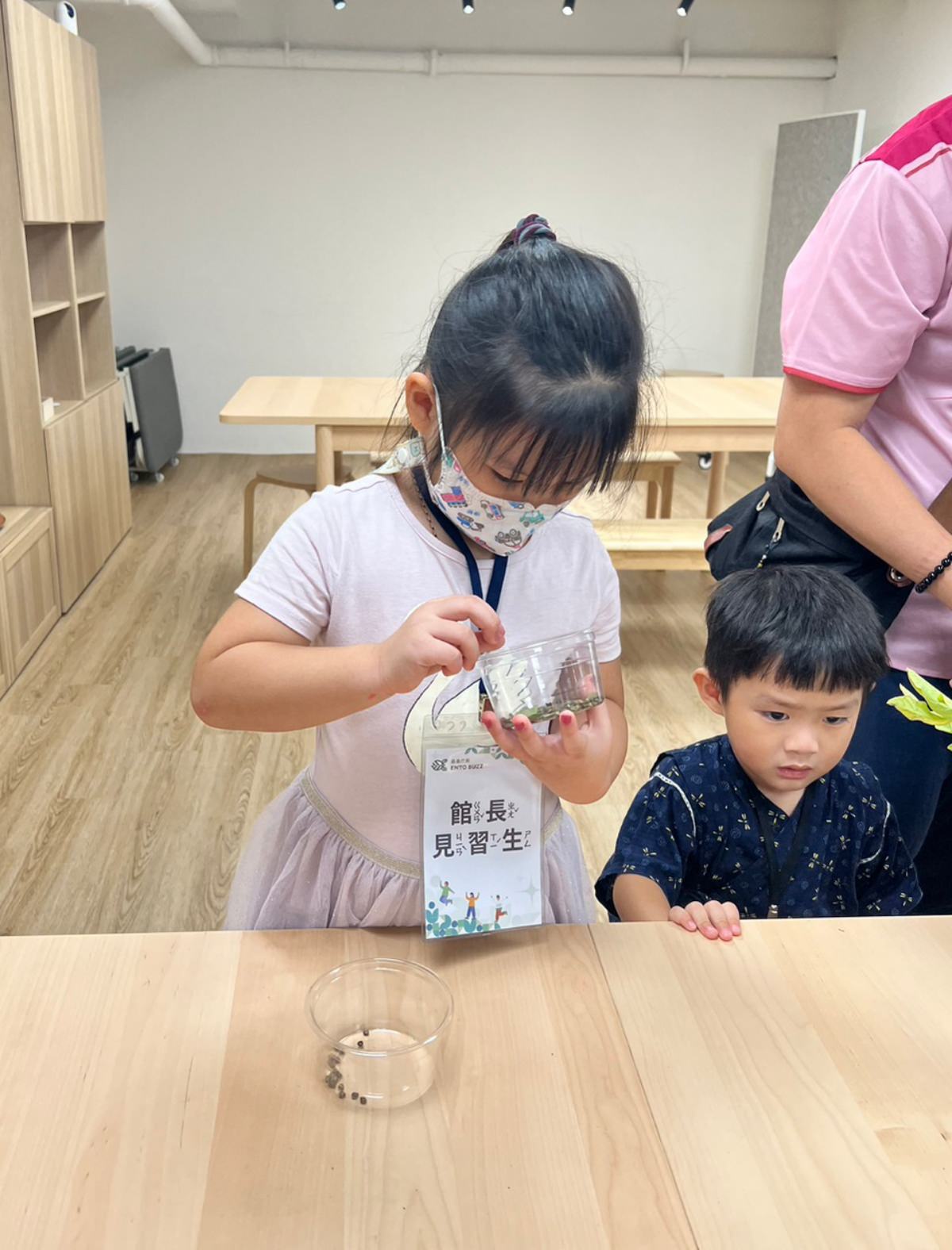 台北小小職人體驗|蟲蟲巴斯小小館長 當一天的昆蟲飼育員好有趣!台北室內景點推薦 - 第33張圖