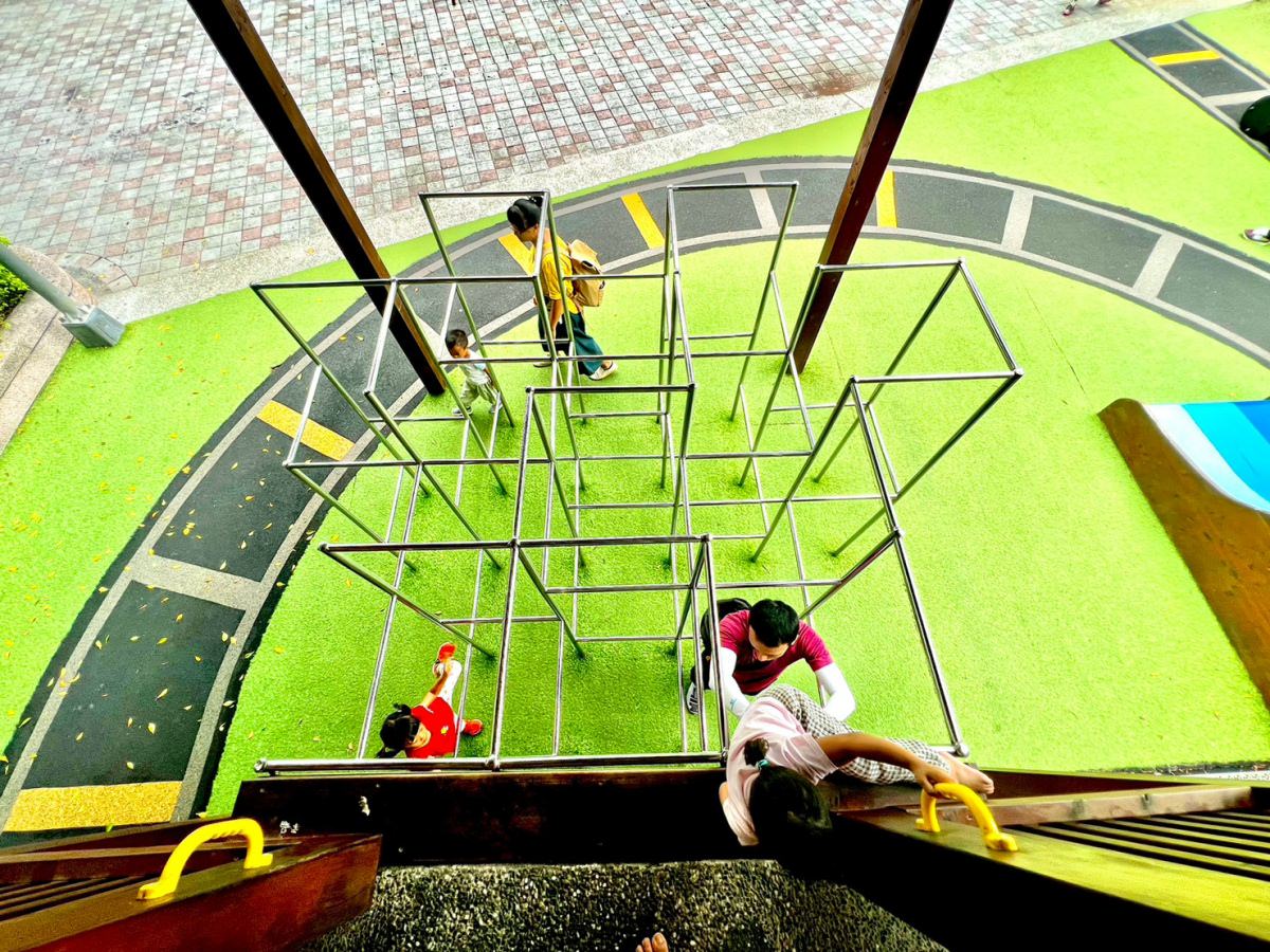 台北北投親子公園|長安公園 可愛小火車站公園,迷你火車鐵道溜滑梯超好玩 - 第7張圖
