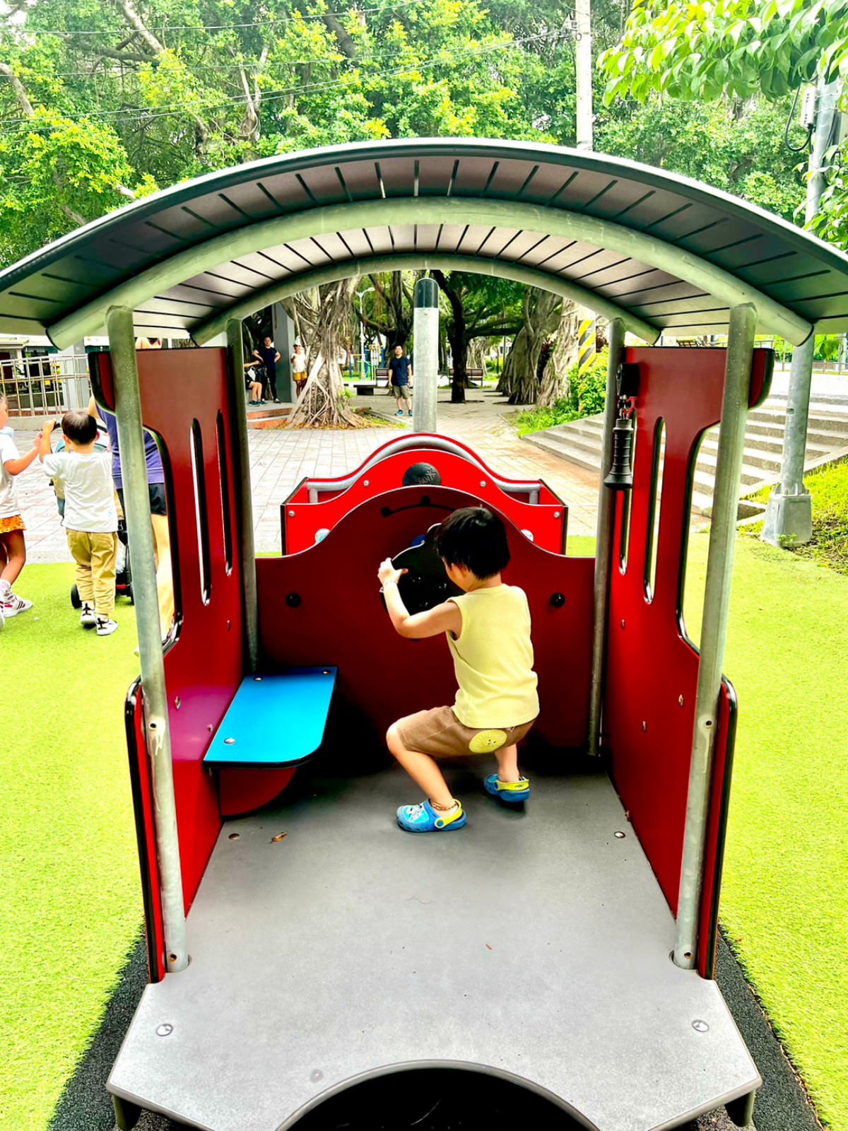 台北北投親子公園|長安公園 可愛小火車站公園,迷你火車鐵道溜滑梯超好玩 - 第12張圖