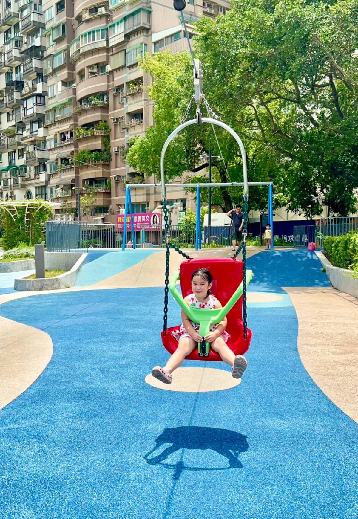 台北北投親子公園|長安公園 可愛小火車站公園,迷你火車鐵道溜滑梯超好玩 - 第16張圖