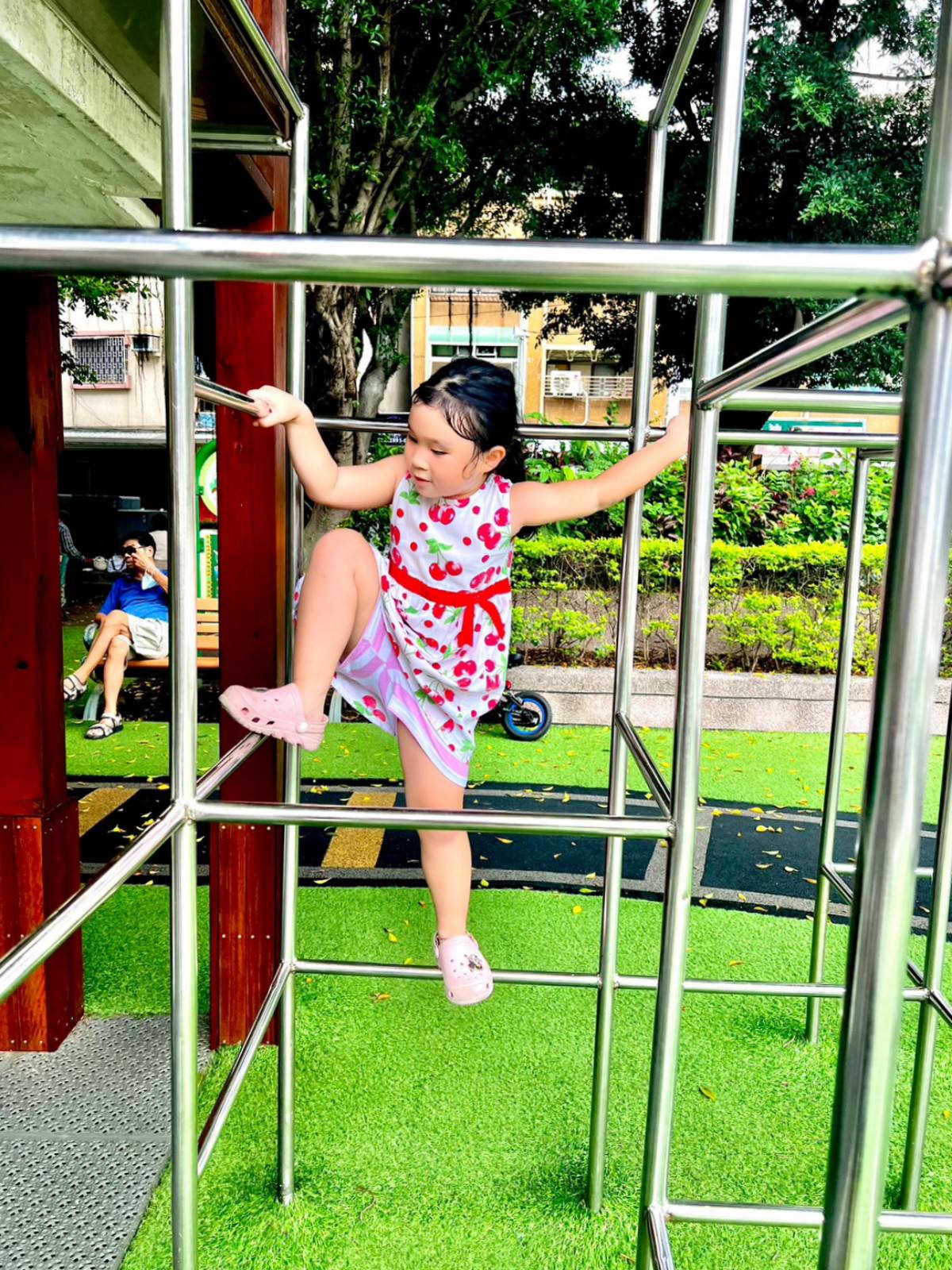 台北北投親子公園|長安公園 可愛小火車站公園,迷你火車鐵道溜滑梯超好玩 - 第5張圖