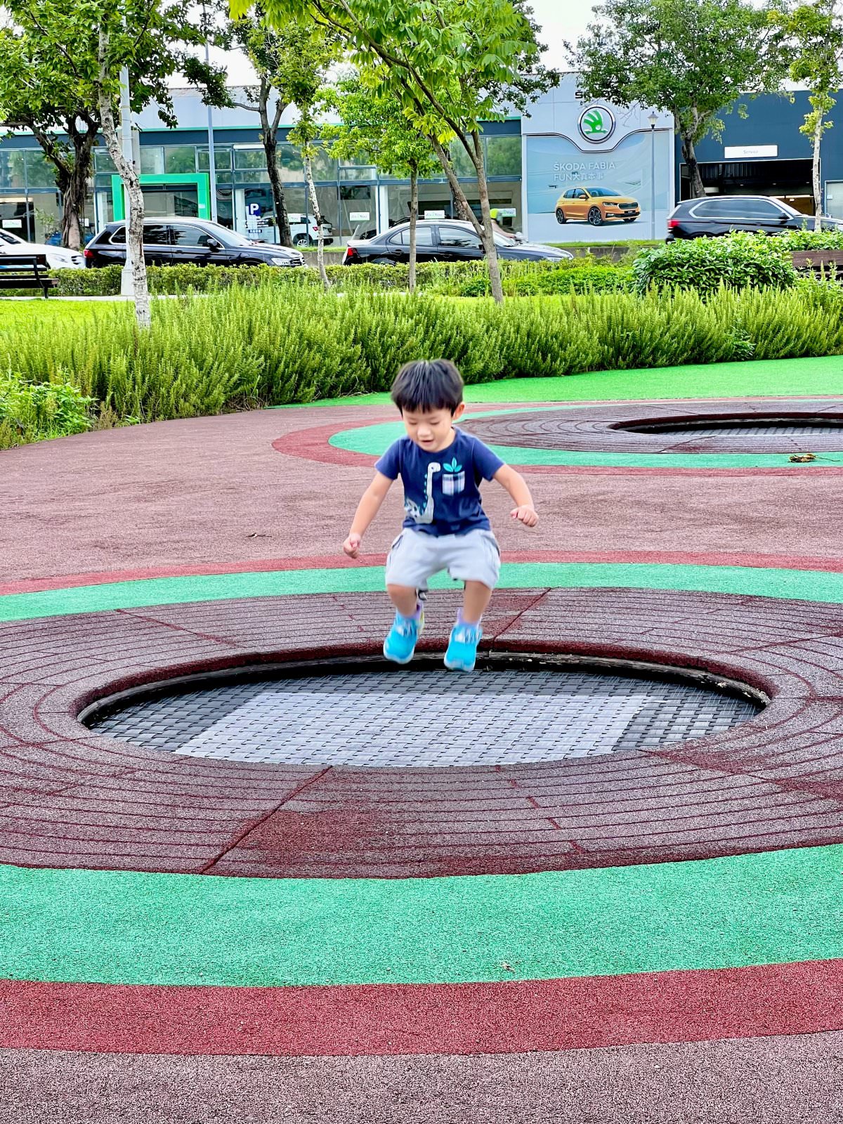 台北|北投福星公園 火山侏儸紀恐龍公園造型 場地大遊具多放電超好玩。 - 第12張圖