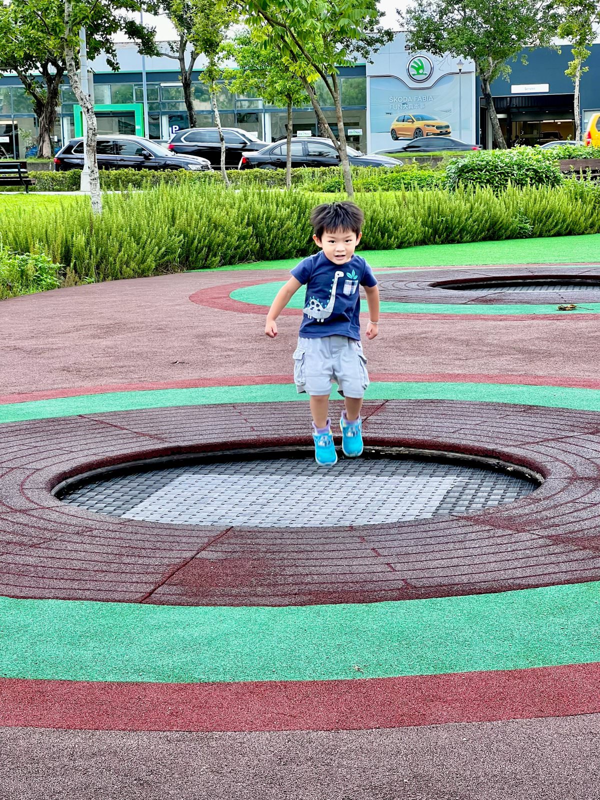 台北|北投福星公園 火山侏儸紀恐龍公園造型 場地大遊具多放電超好玩。 - 第13張圖