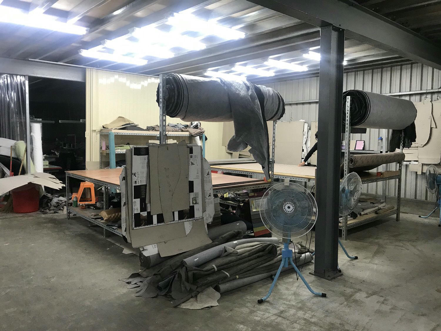 新北沙發工廠推薦|雨果沙發 新家沙發開箱 工廠製作自營/依照需求客製化/以色列貓抓布觸感超好坐 - 第7張圖