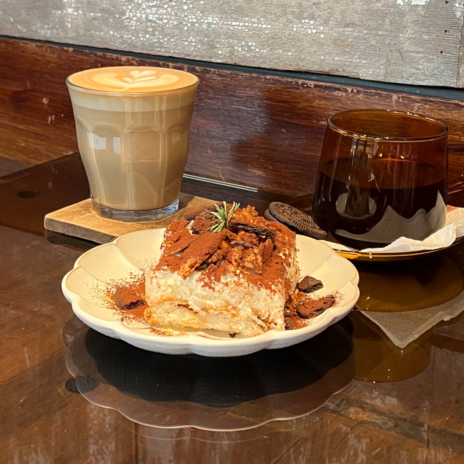 大稻埕老宅咖啡廳|耳邊風 ebf.cafe IG打卡熱點、昭和紅茶布丁必吃 - 第11張圖