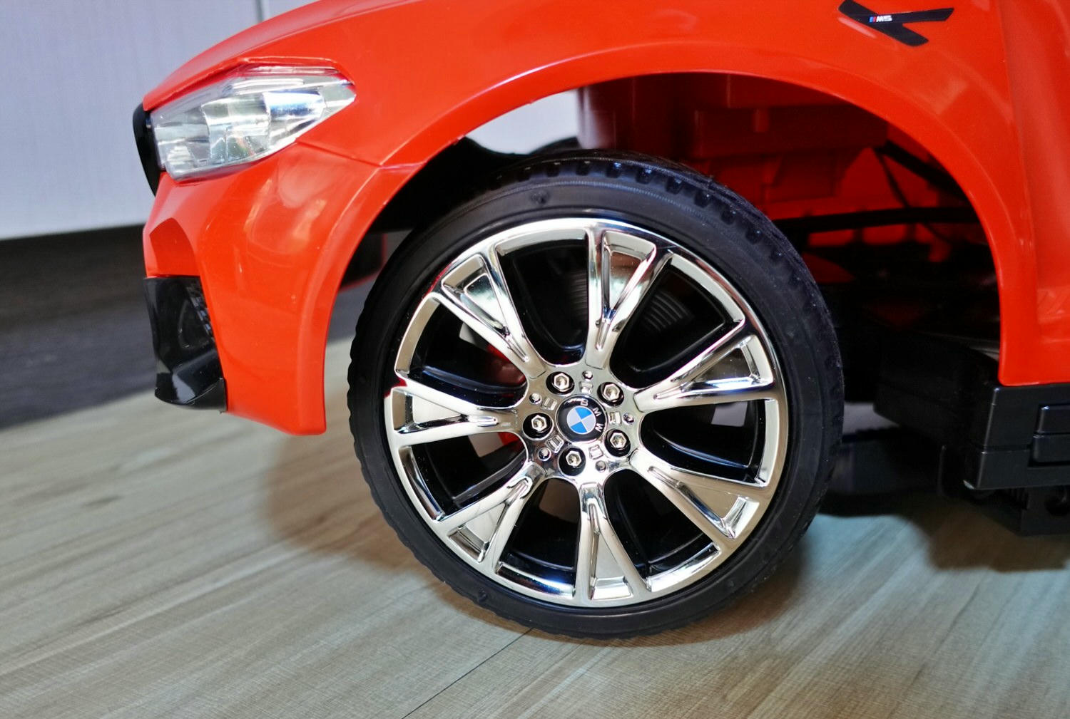 聰明媽咪兒童超跑BMW M5 四合一兒童嚕嚕車 搖擺車、手推車、助步車、滑步車一台搞定 - 第8張圖