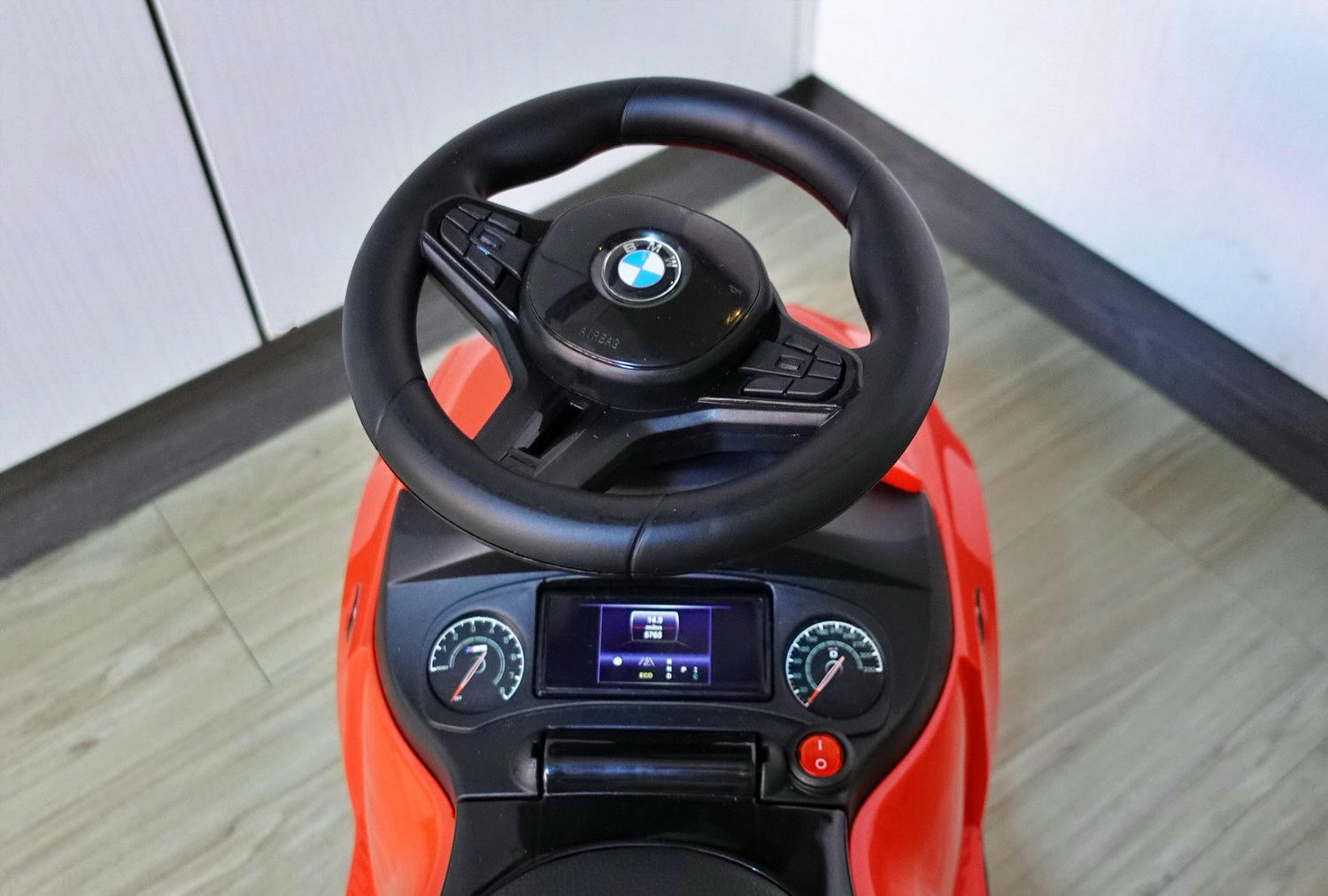聰明媽咪兒童超跑BMW M5 四合一兒童嚕嚕車 搖擺車、手推車、助步車、滑步車一台搞定 - 第9張圖