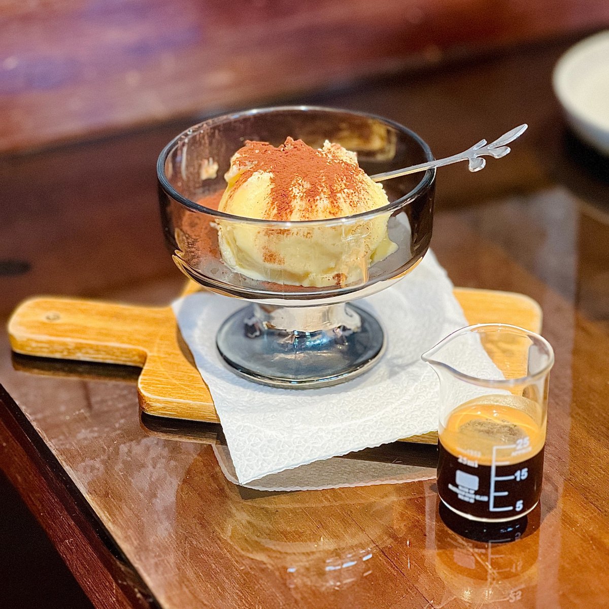 大稻埕老宅咖啡廳|耳邊風 ebf.cafe IG打卡熱點、昭和紅茶布丁必吃 - 第13張圖