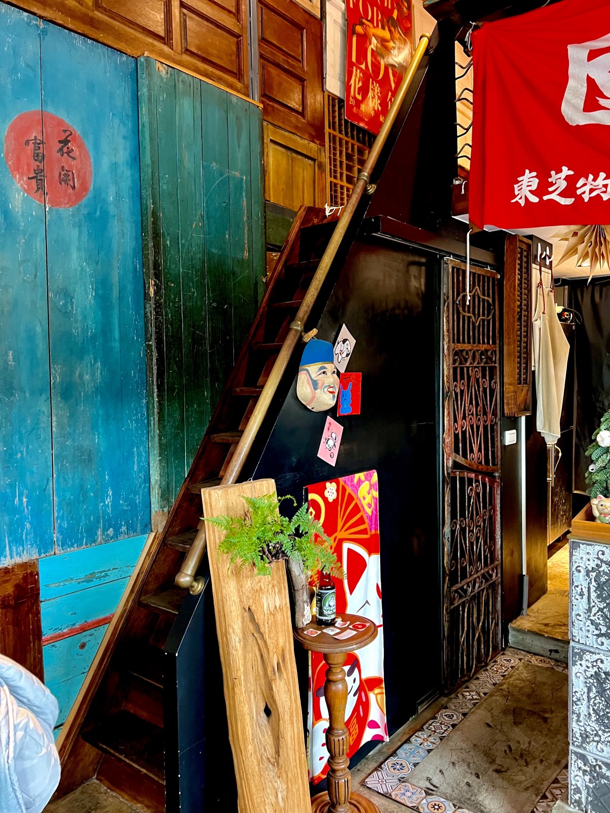 大稻埕老宅咖啡廳|耳邊風 ebf.cafe IG打卡熱點、昭和紅茶布丁必吃 - 第3張圖