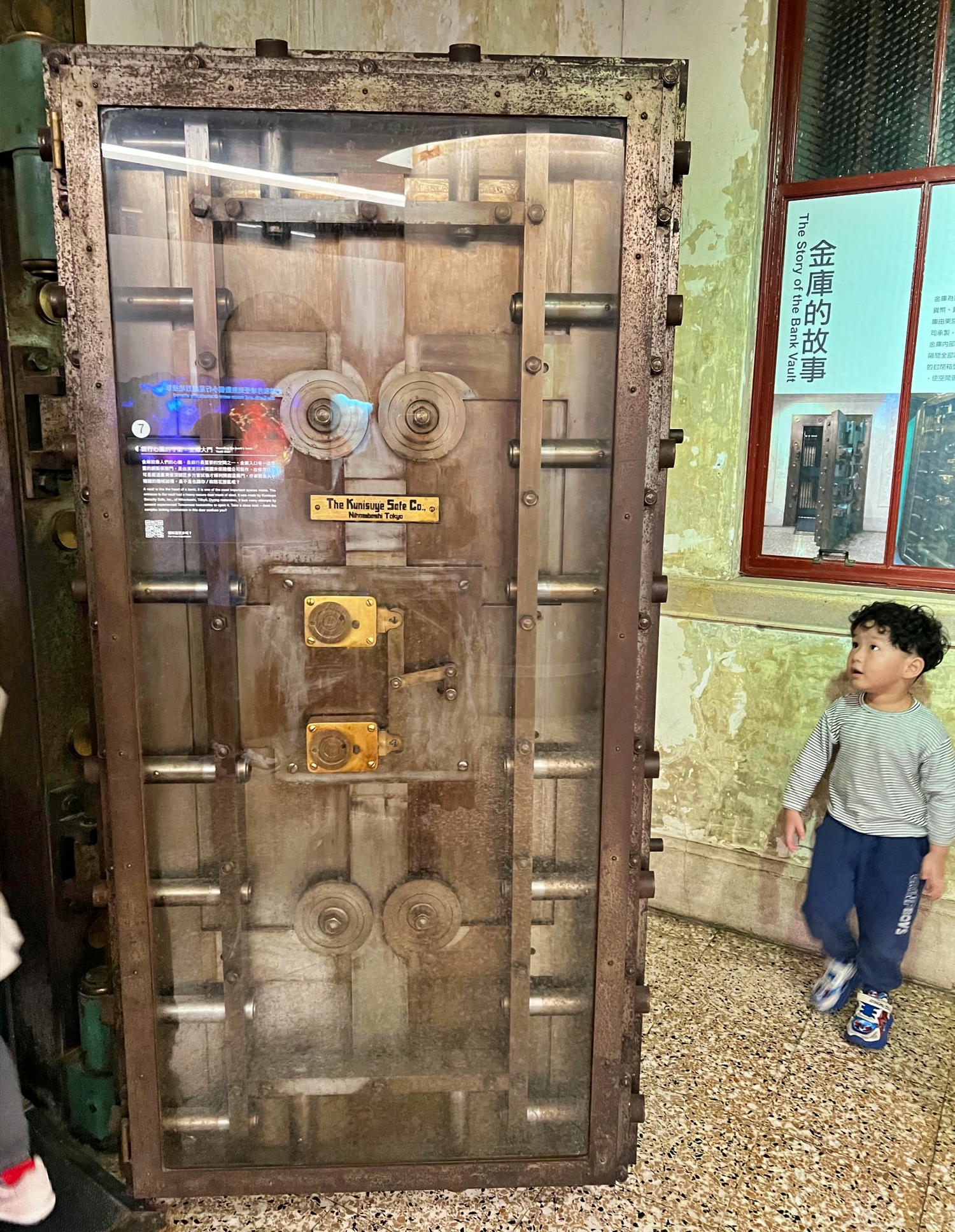 台北景點|國立臺灣博物館(土銀展示館) 恐龍迷必訪,超大巨型恐龍超震撼!台北雨天景點備案推薦! - 第32張圖