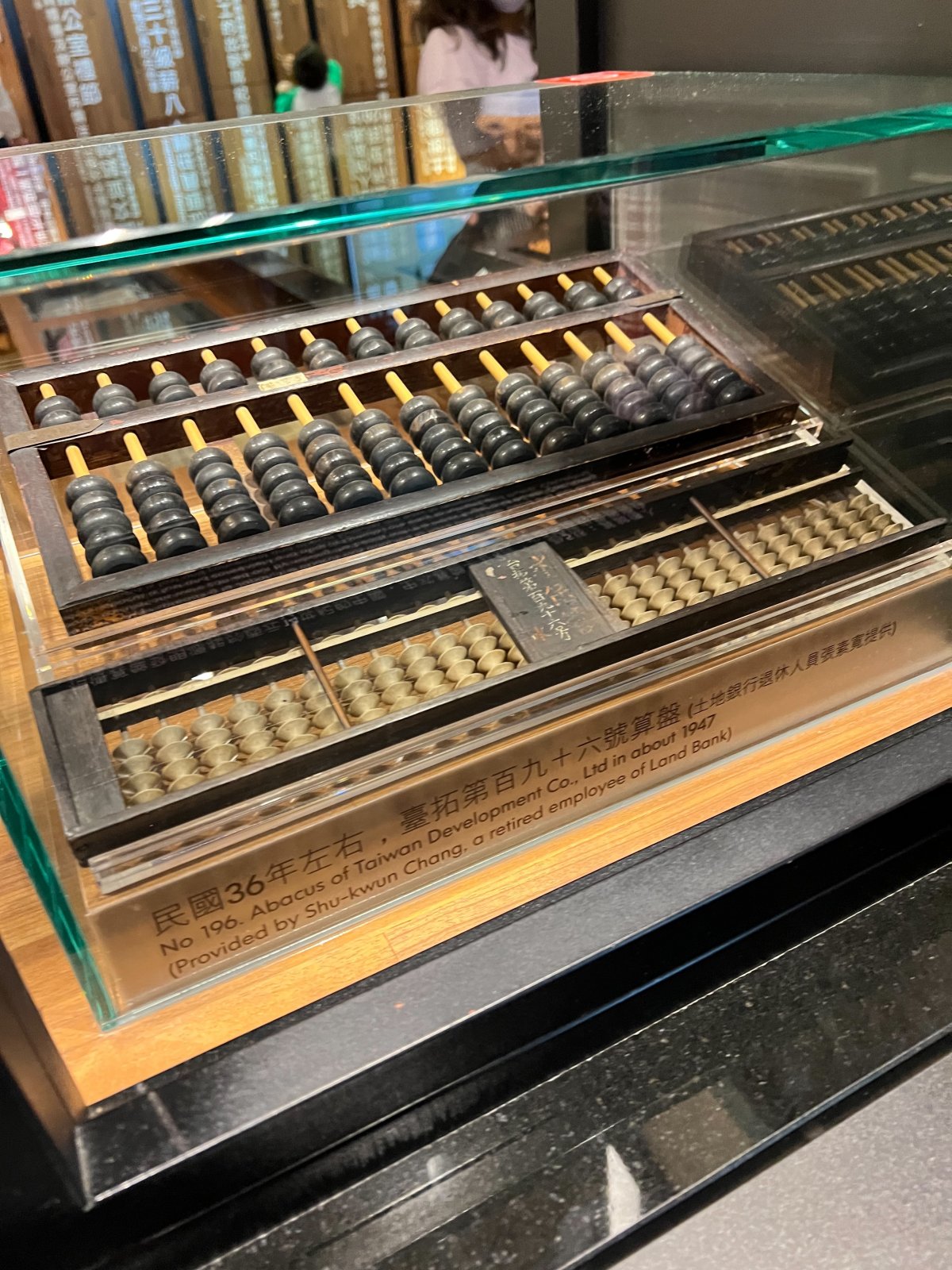 台北景點|國立臺灣博物館(土銀展示館) 恐龍迷必訪,超大巨型恐龍超震撼!台北雨天景點備案推薦! - 第17張圖