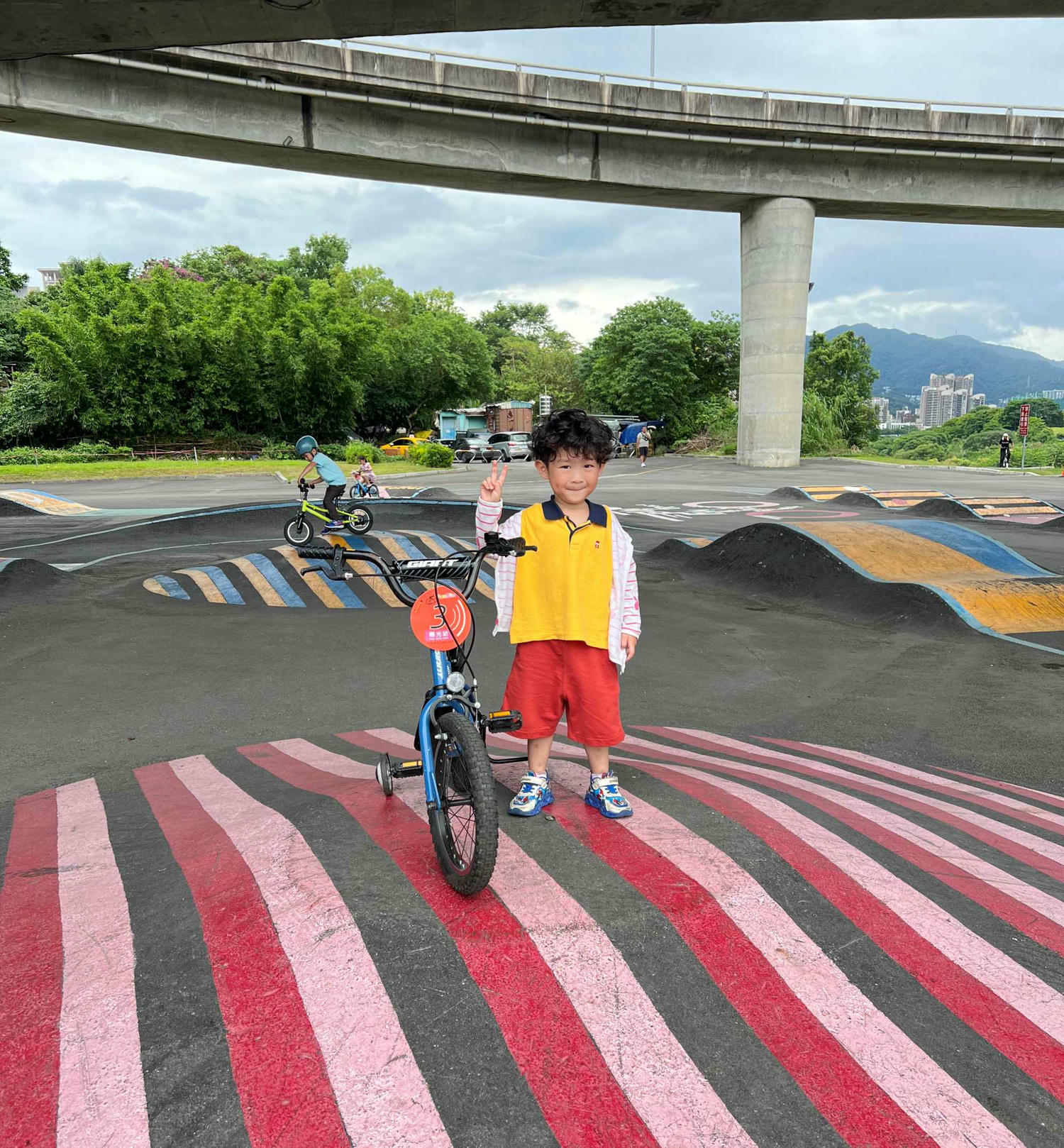 新北親子景點|新店小碧潭微樂山丘自行車躍動場 享受自行越野車的樂趣! - 第18張圖