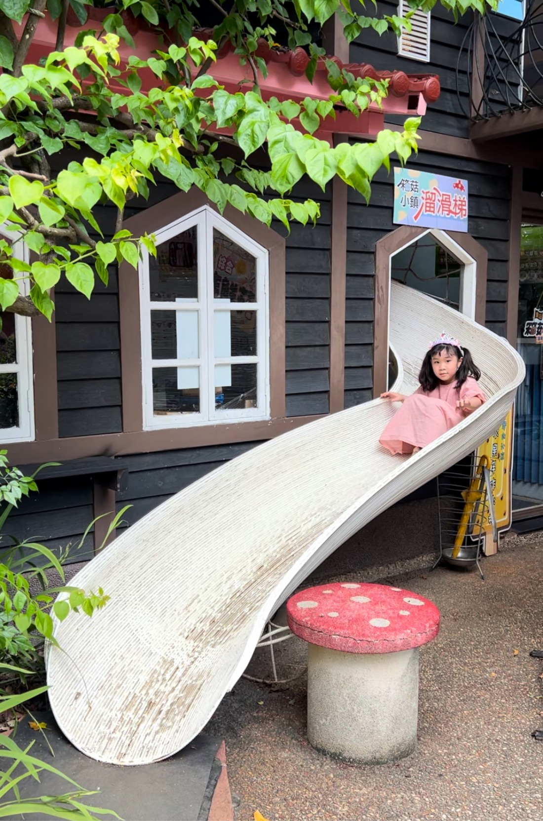 台中親子景點|大坑紙箱王創意園區 樹屋溜滑梯、天空步道讓你玩到不想回家 - 第25張圖