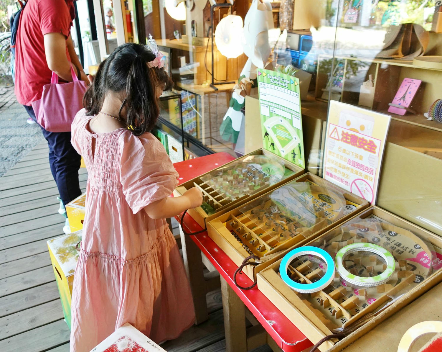 台中親子景點|大坑紙箱王創意園區 樹屋溜滑梯、天空步道讓你玩到不想回家 - 第39張圖
