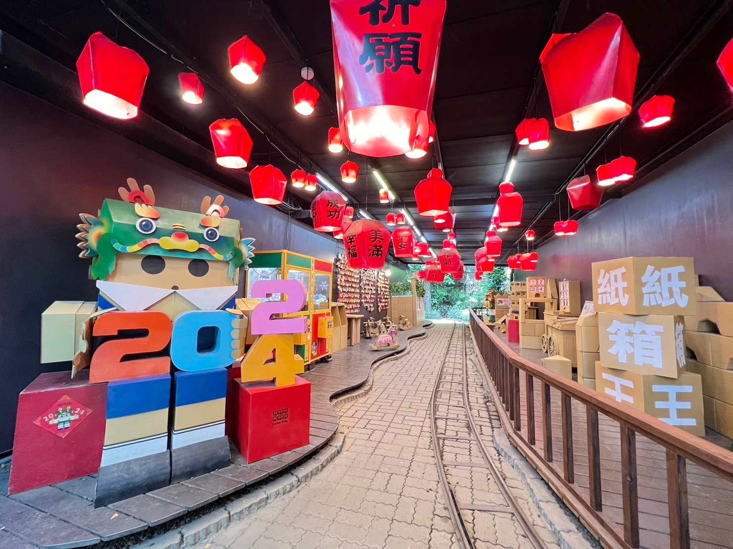 台中親子景點|大坑紙箱王創意園區 樹屋溜滑梯、天空步道讓你玩到不想回家 - 第52張圖