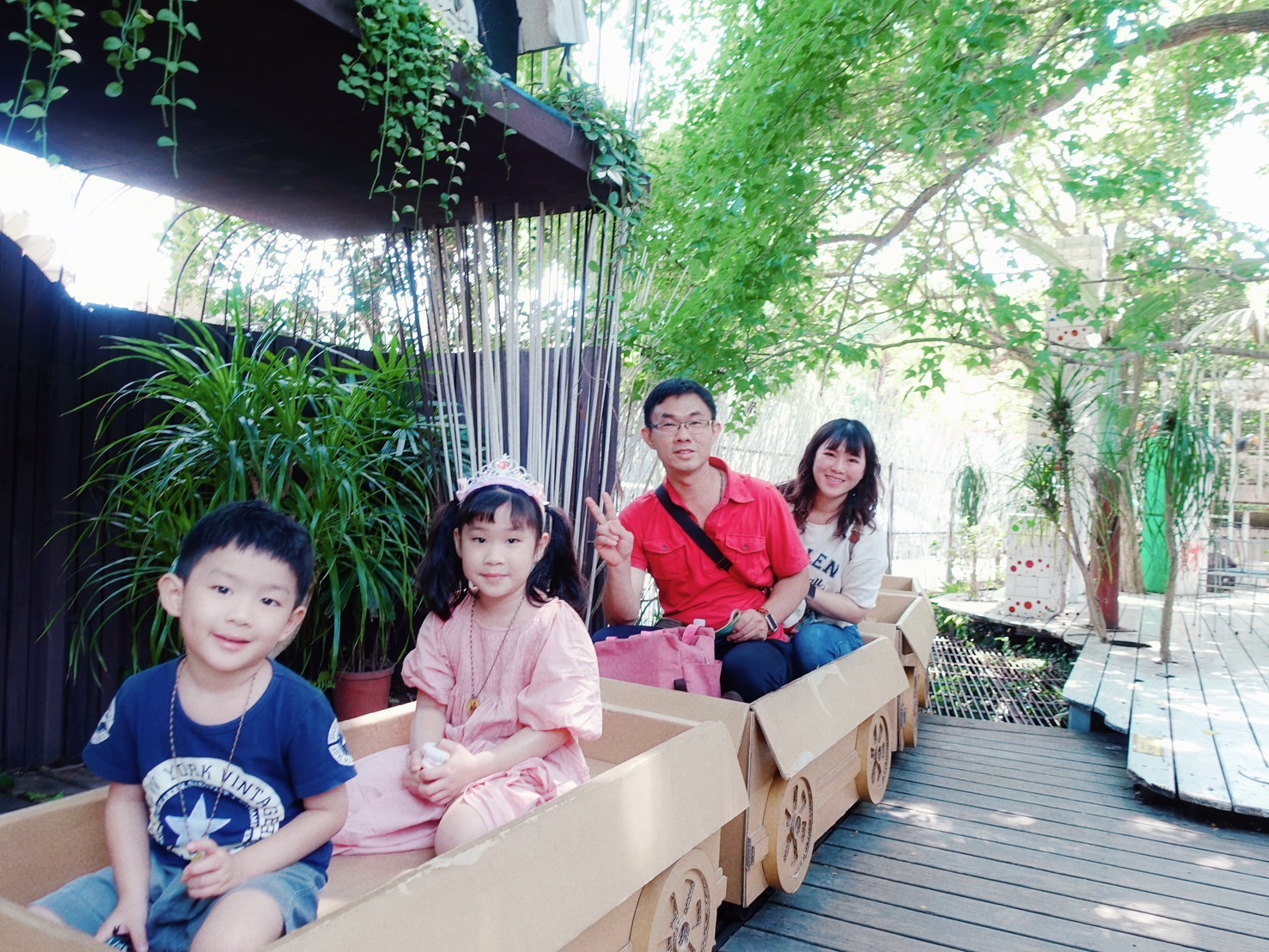 台中親子景點|大坑紙箱王創意園區 樹屋溜滑梯、天空步道讓你玩到不想回家 - 第10張圖