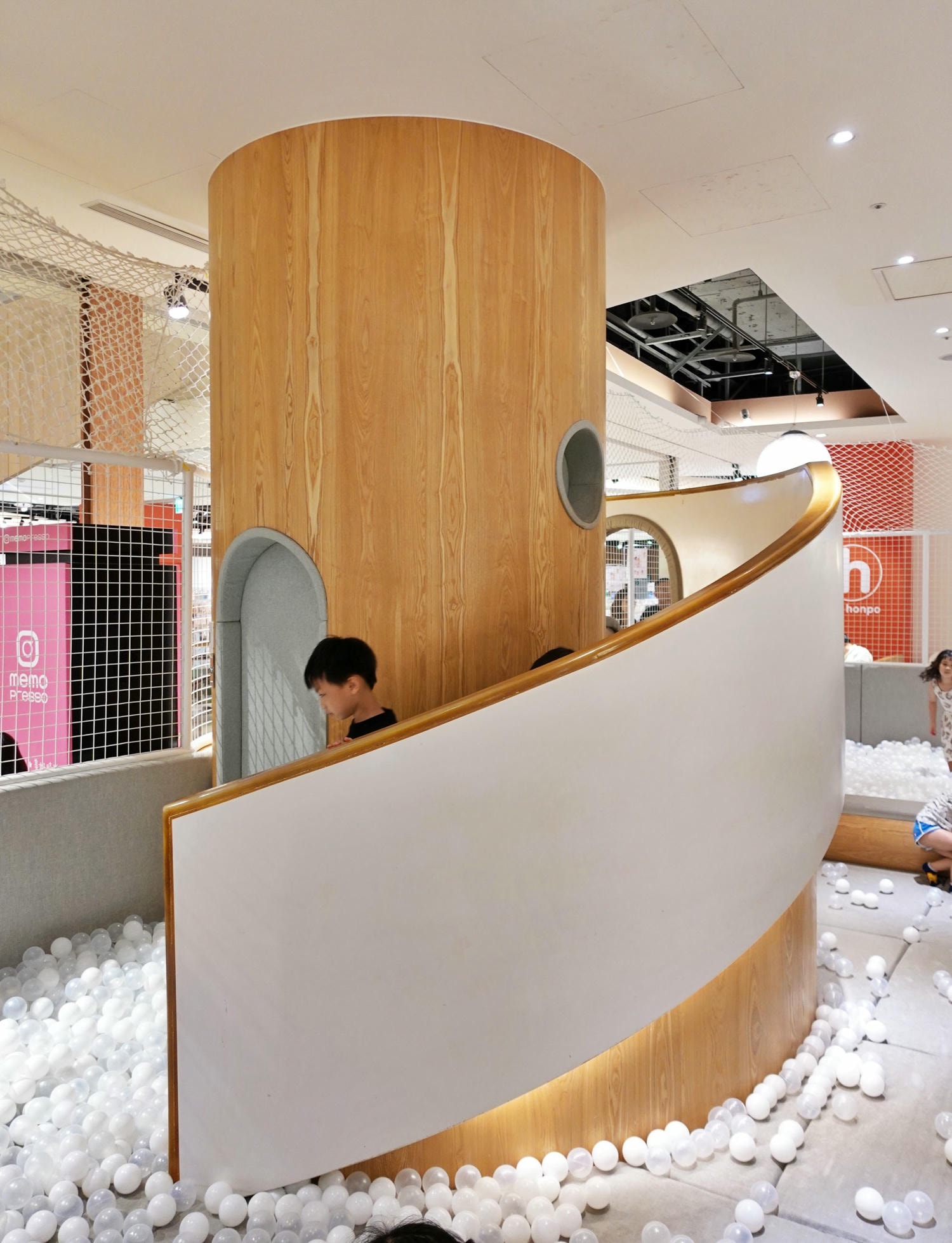 新北親子餐廳|童鍋秀泰樹林店 北歐風親子火鍋店!溜滑梯球池遊戲室 - 第10張圖