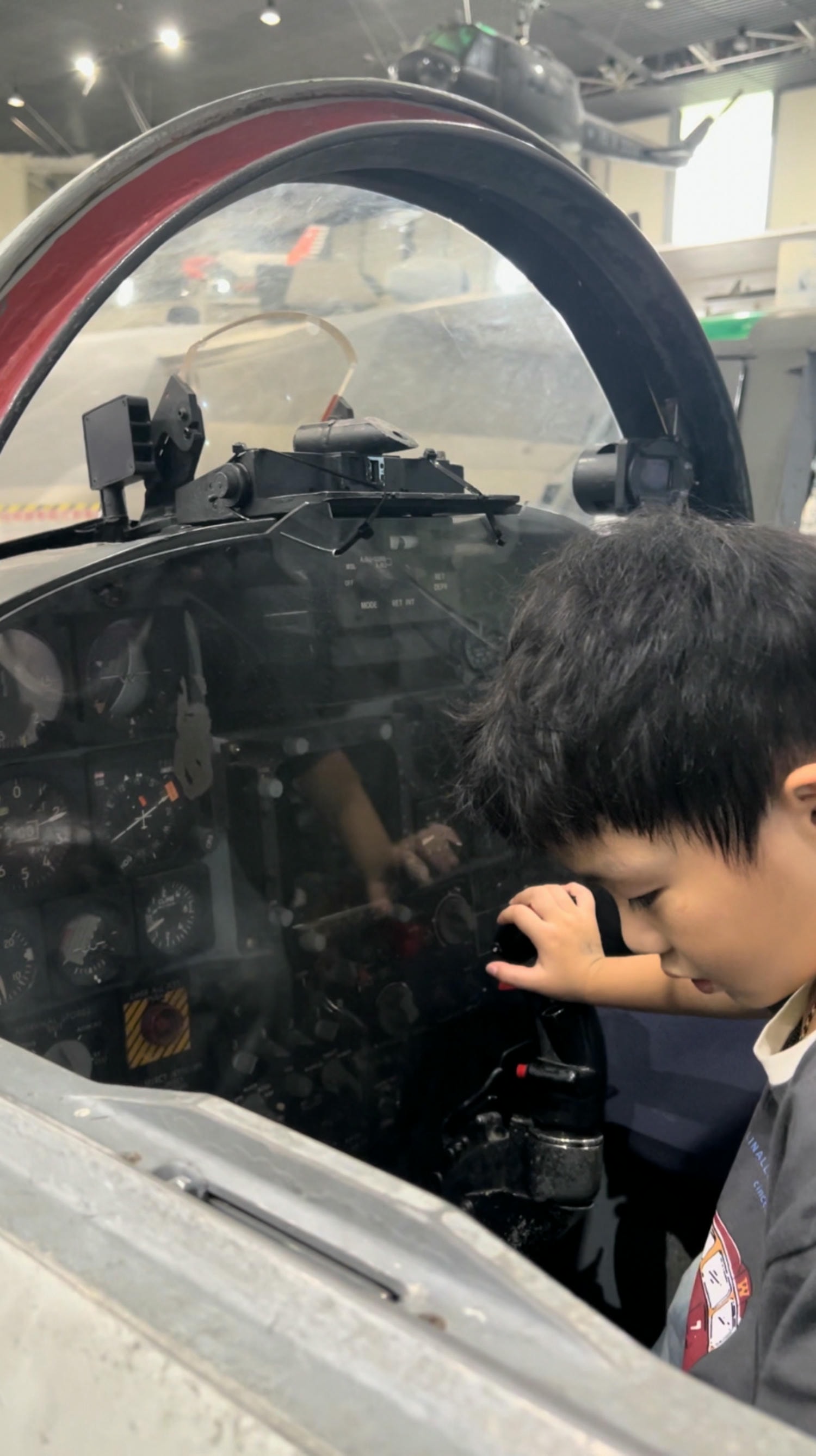 高雄岡山景點推薦|航空教育展示館 全亞洲唯一懸吊飛機的博物館,軍事迷、航空迷不能錯過! - 第38張圖