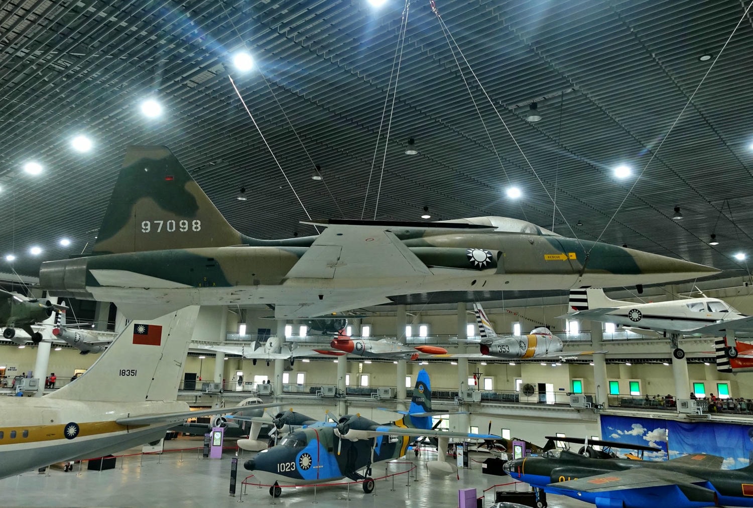 高雄岡山景點推薦|航空教育展示館 全亞洲唯一懸吊飛機的博物館,軍事迷、航空迷不能錯過! - 第11張圖