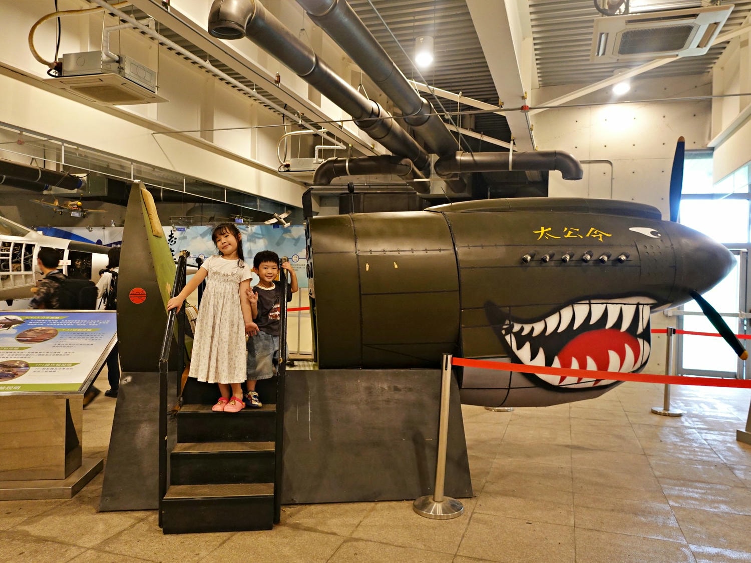 高雄岡山景點推薦|航空教育展示館 全亞洲唯一懸吊飛機的博物館,軍事迷、航空迷不能錯過! - 第25張圖