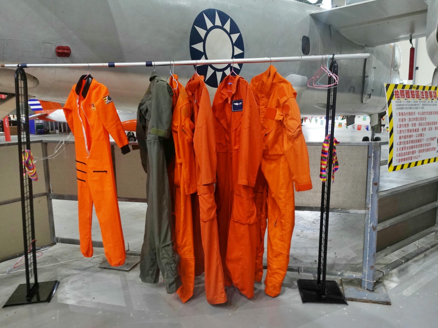 高雄岡山景點推薦|航空教育展示館 全亞洲唯一懸吊飛機的博物館,軍事迷、航空迷不能錯過! - 第33張圖