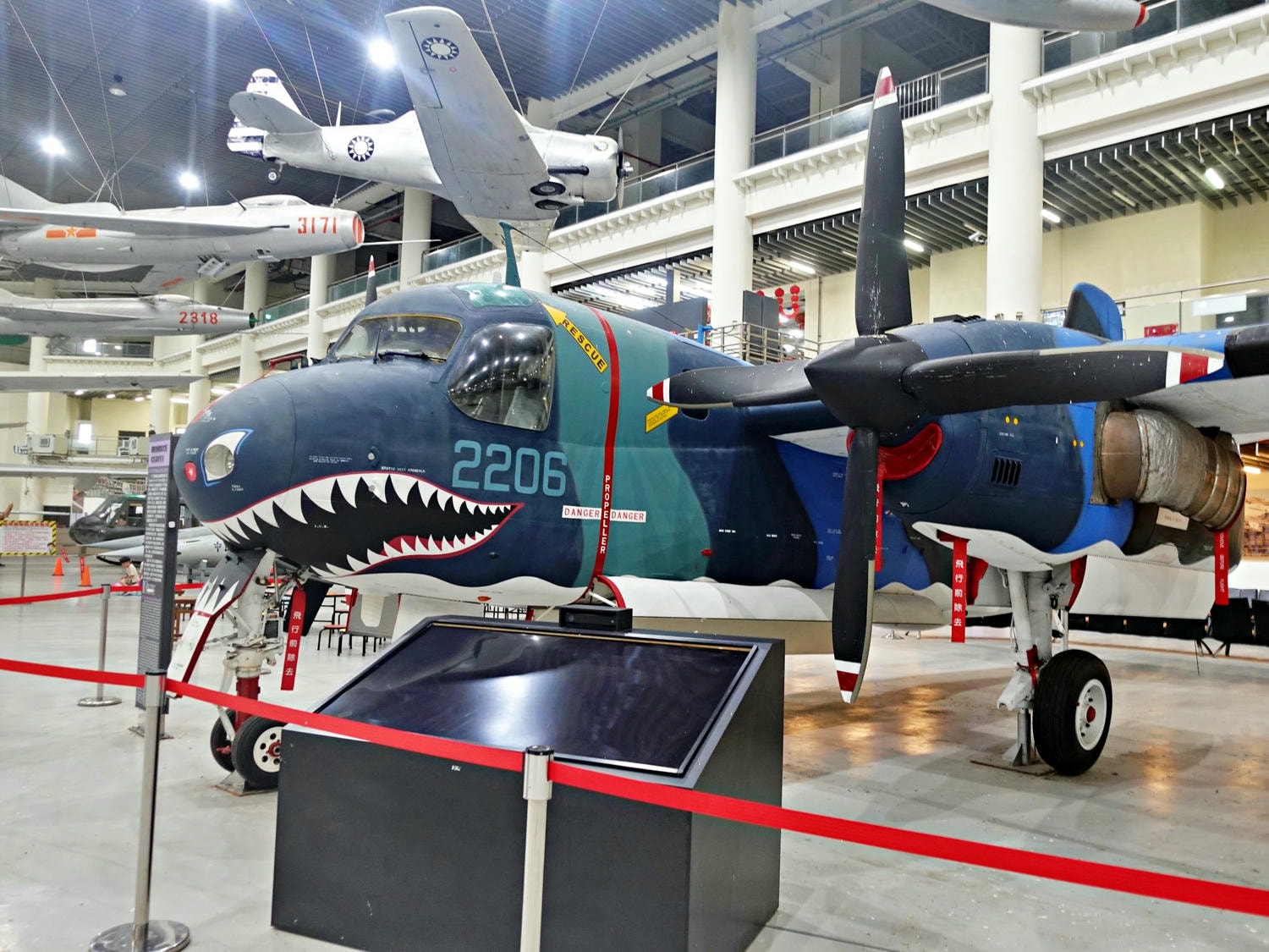 高雄岡山景點推薦|航空教育展示館 全亞洲唯一懸吊飛機的博物館,軍事迷、航空迷不能錯過! - 第43張圖