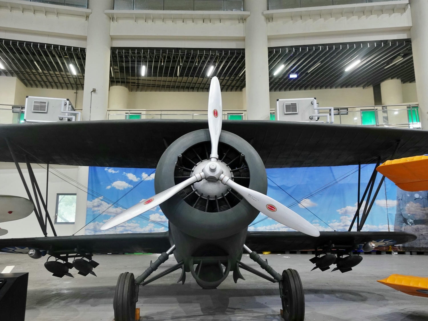 高雄岡山景點推薦|航空教育展示館 全亞洲唯一懸吊飛機的博物館,軍事迷、航空迷不能錯過! - 第42張圖