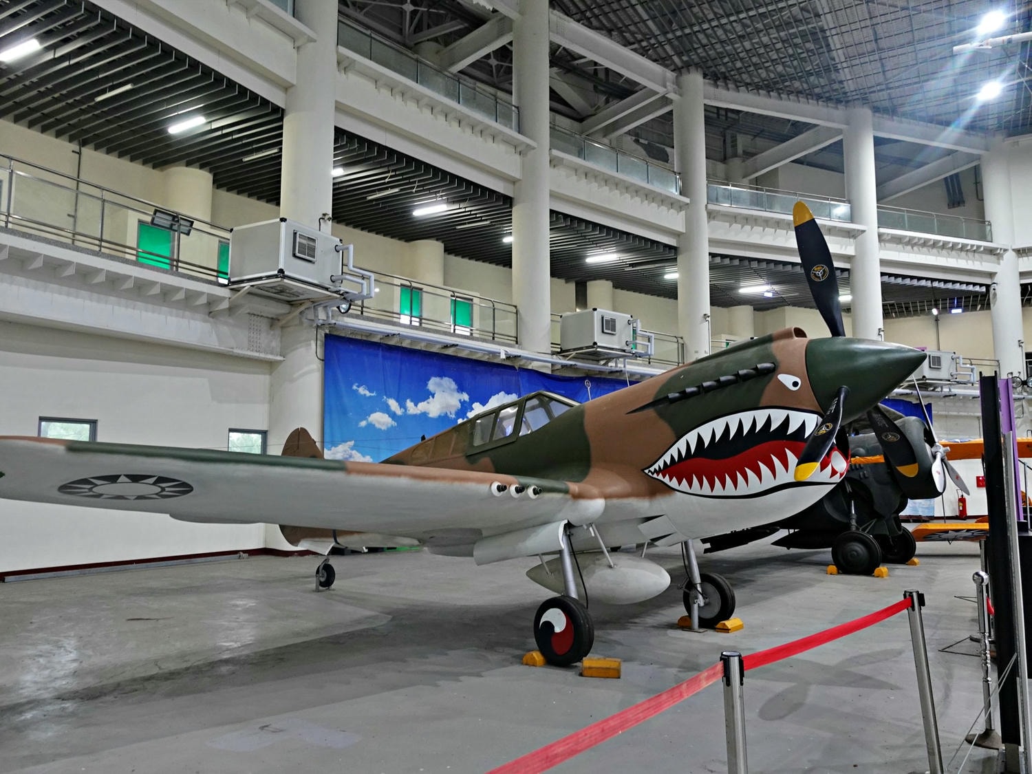 高雄岡山景點推薦|航空教育展示館 全亞洲唯一懸吊飛機的博物館,軍事迷、航空迷不能錯過! - 第40張圖