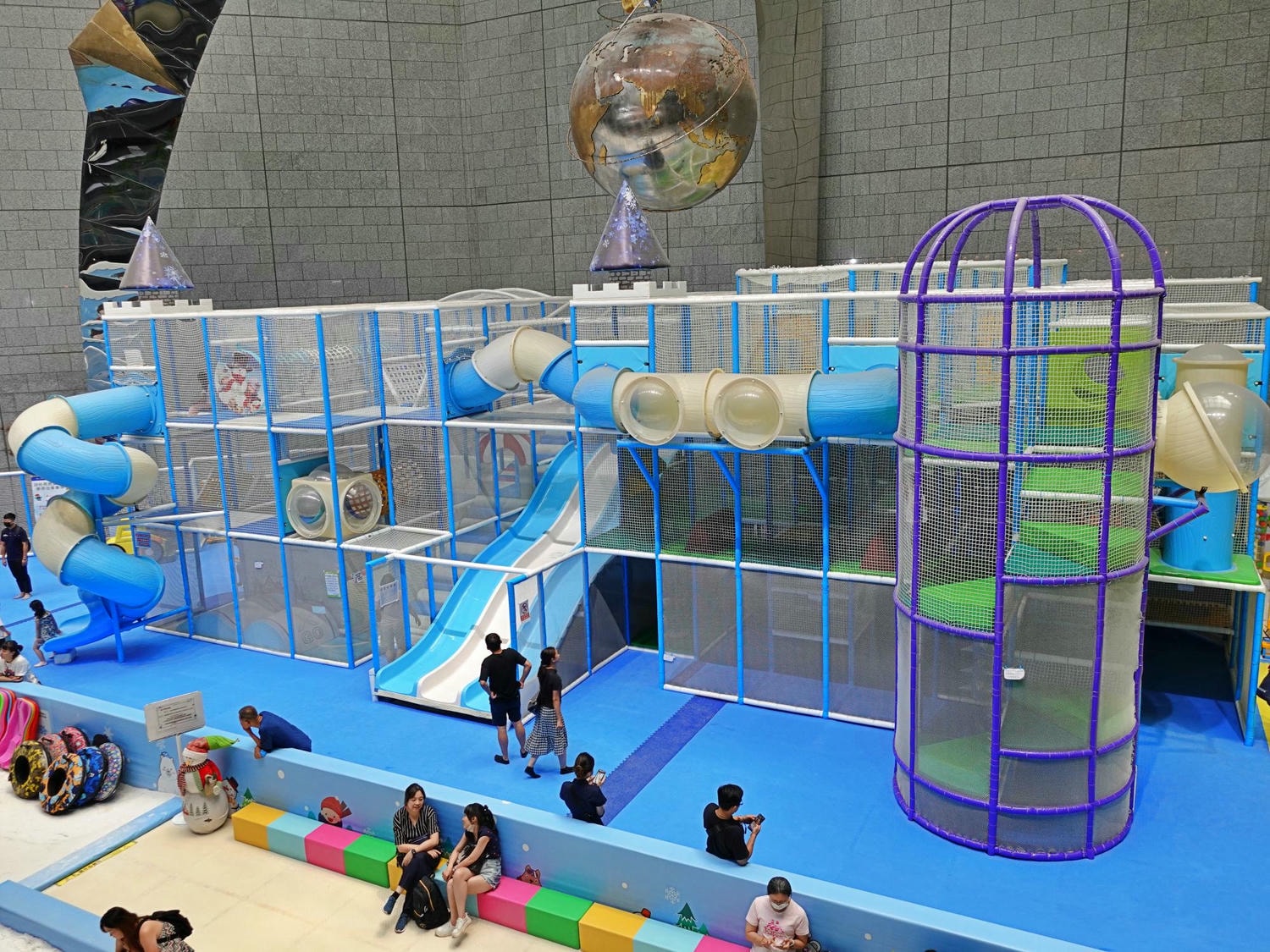 高雄|熱雪天堂探索樂園2.0 兒童滑雪樂園&三層樓高溜滑梯 - 第12張圖