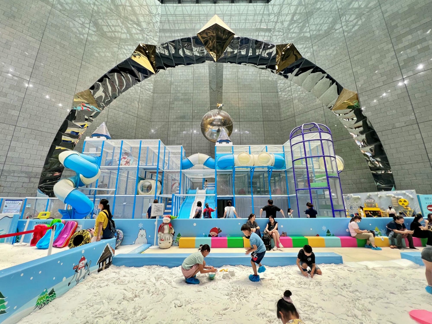 高雄|熱雪天堂探索樂園2.0 兒童滑雪樂園&三層樓高溜滑梯 - 第5張圖