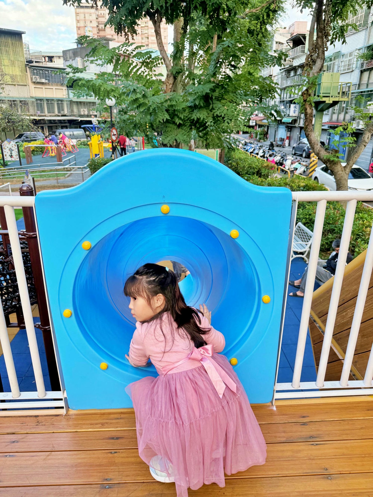 三重大永德公園|魔術方塊造型溜滑梯,還有魔術方塊可以玩喔! - 第16張圖