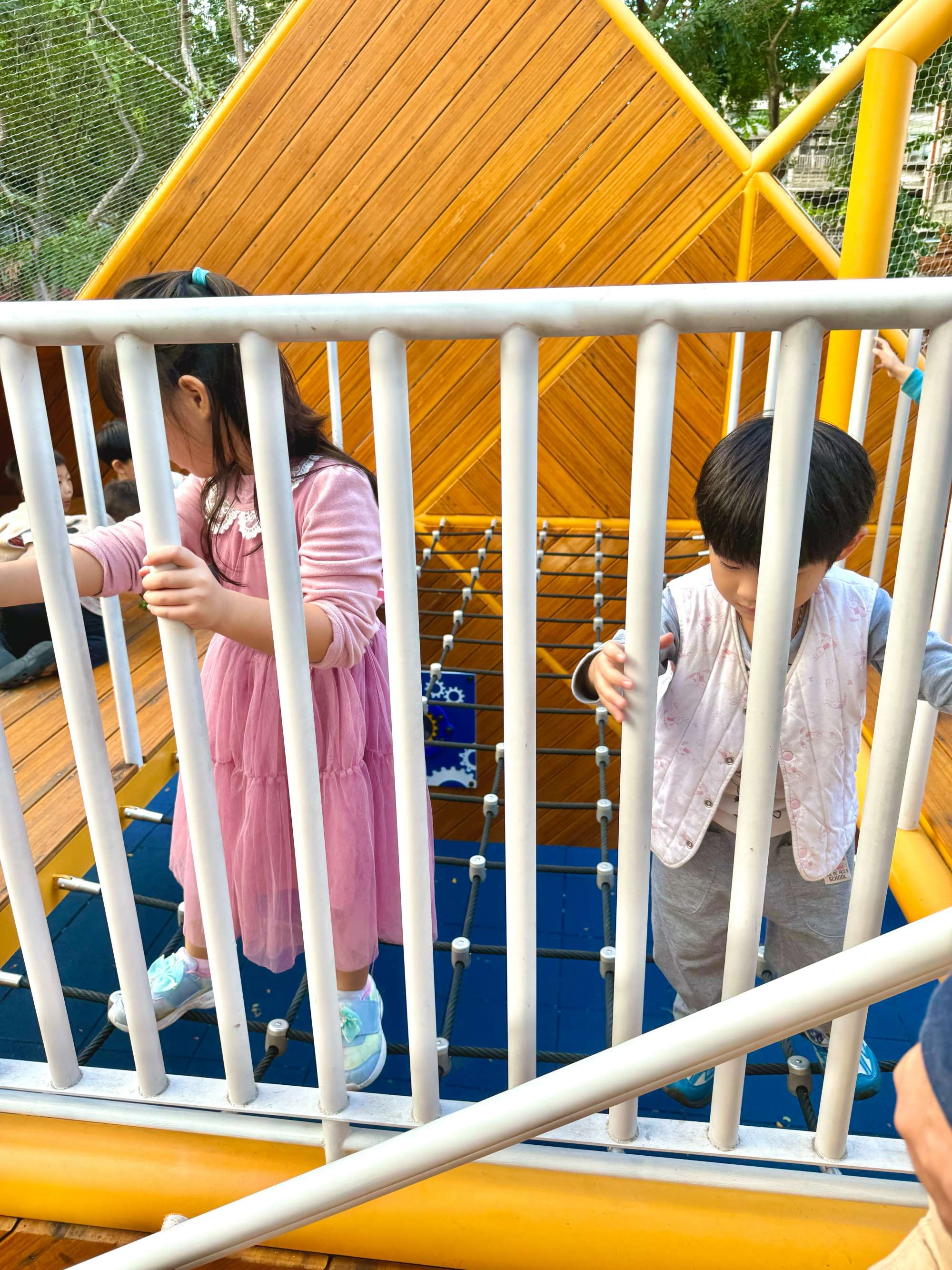 三重大永德公園|魔術方塊造型溜滑梯,還有魔術方塊可以玩喔! - 第13張圖