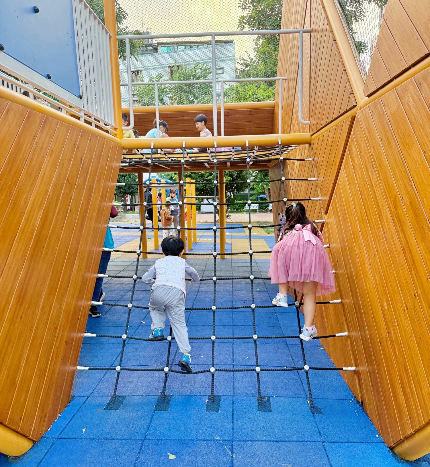 三重大永德公園|魔術方塊造型溜滑梯,還有魔術方塊可以玩喔! - 第12張圖