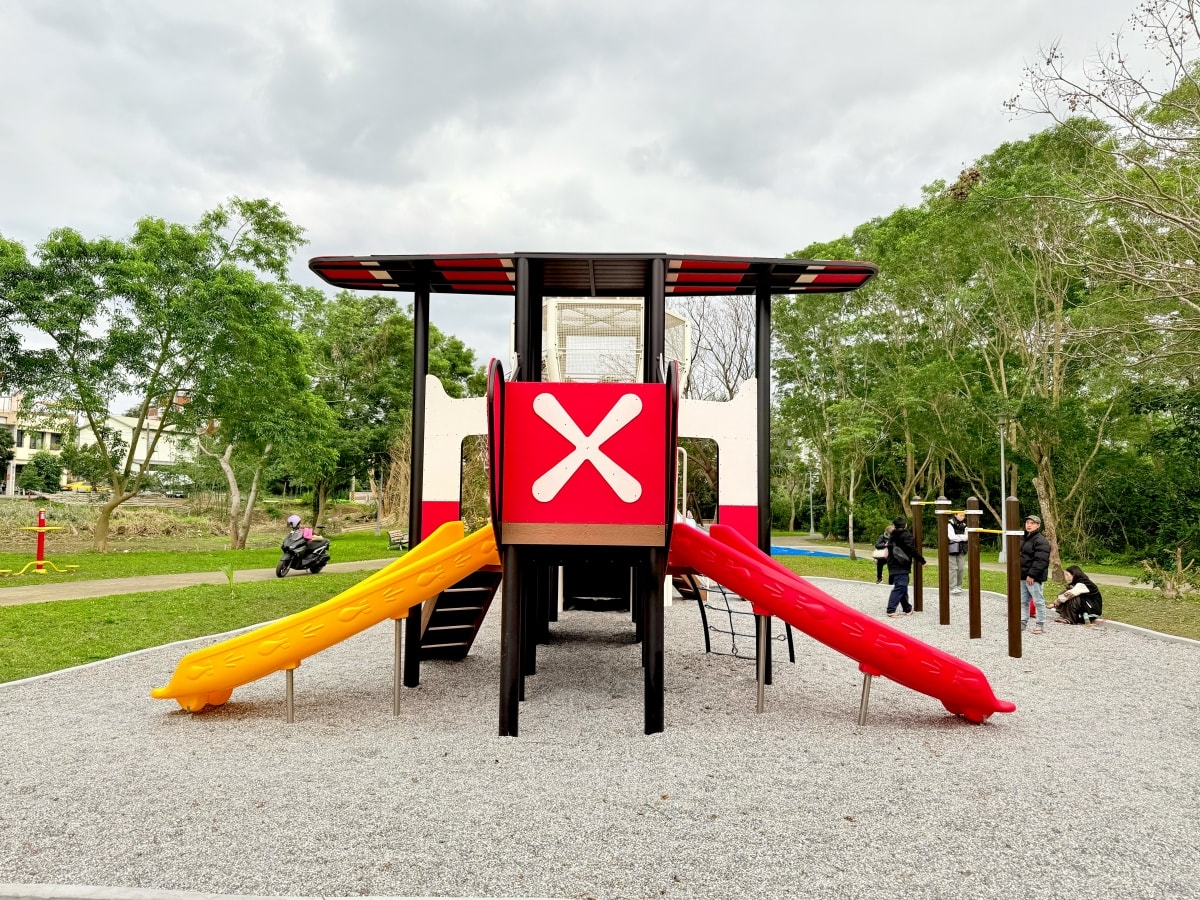 花蓮新城北埔公園 飛機造型特色遊戲場好好玩!(新城半日遊規劃) - 第5張圖