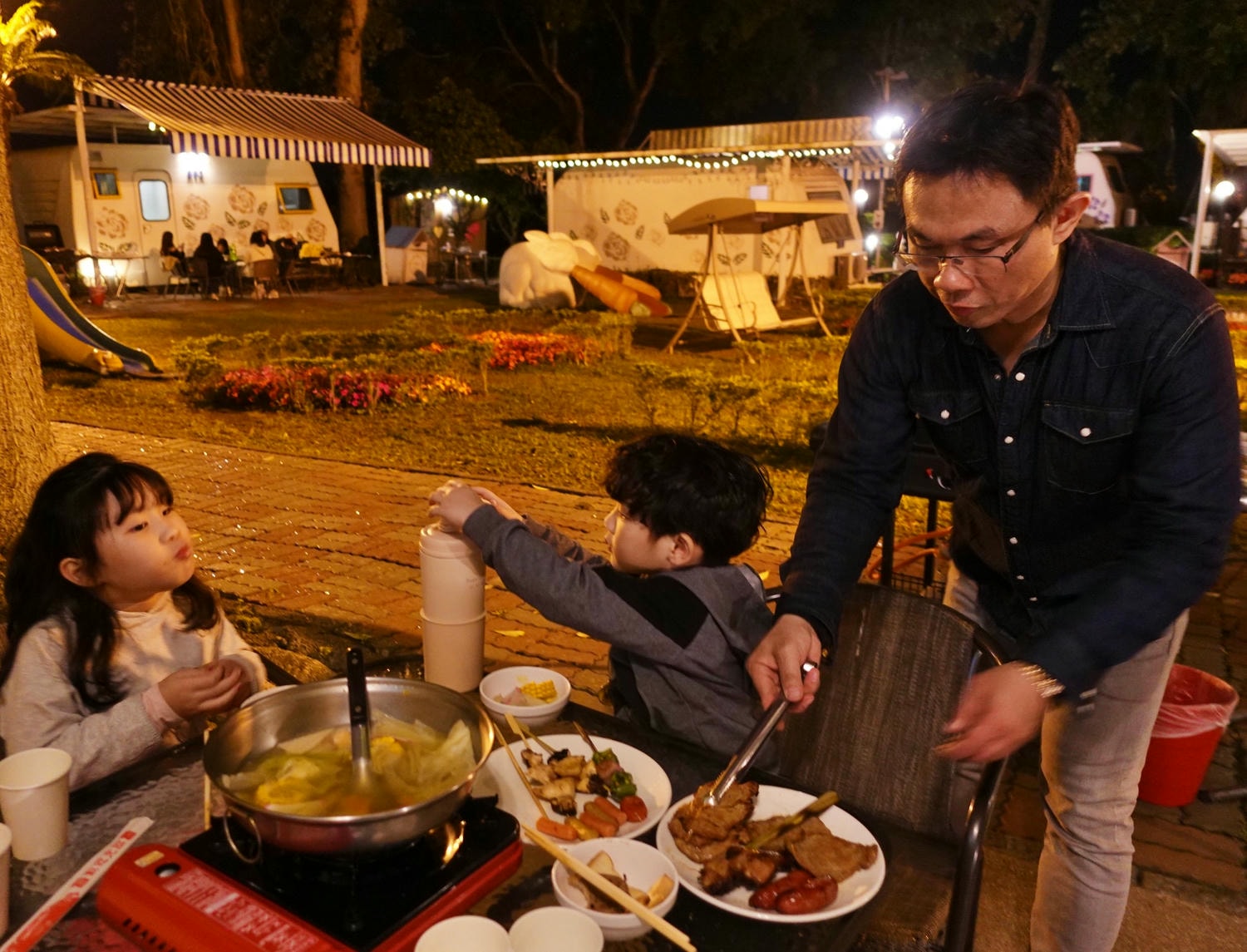 嘉義親子露營車住宿-詩情花園渡假村,DIY披薩、魔術表演、煙火秀,一站式度假體驗! - 第54張圖
